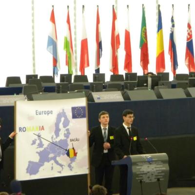 6-13 februarie: Bacău: Parlamentari pentru o zi
