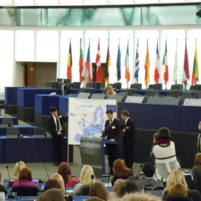 6-13 februarie: Bacău: Parlamentari pentru o zi