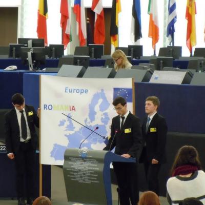 6-13 februarie: Bacău: Parlamentari pentru o zi