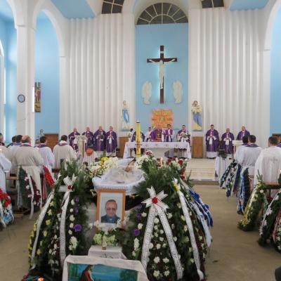 12 februarie: Horleşti: Funeraliile părintelui Mihai Cucuteanu