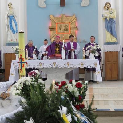 12 februarie: Horleşti: Funeraliile părintelui Mihai Cucuteanu