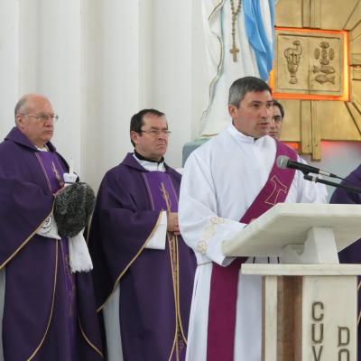 12 februarie: Horleşti: Funeraliile părintelui Mihai Cucuteanu