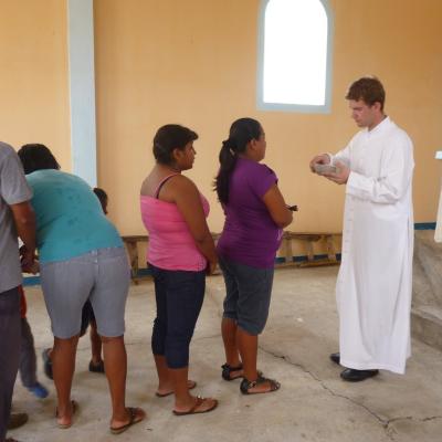13 februarie: Ecuador: Miercurea Cenuşii celebrată în Santa Lucia