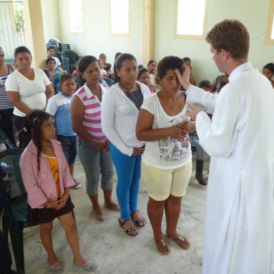 13 februarie: Ecuador: Miercurea Cenuşii celebrată în Santa Lucia