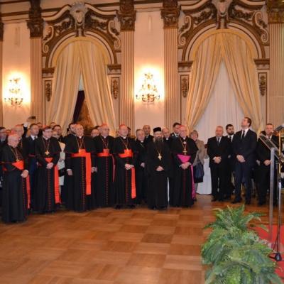 15 februarie: Roma: Întâlnirea dintre preşedintele României şi ambasadorii acreditaţi la Vatican şi pe reprezentanţii cultelor