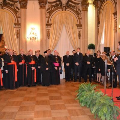 15 februarie: Roma: Întâlnirea dintre preşedintele României şi ambasadorii acreditaţi la Vatican şi pe reprezentanţii cultelor
