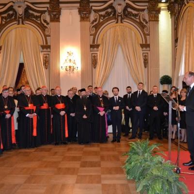 15 februarie: Roma: Întâlnirea dintre preşedintele României şi ambasadorii acreditaţi la Vatican şi pe reprezentanţii cultelor