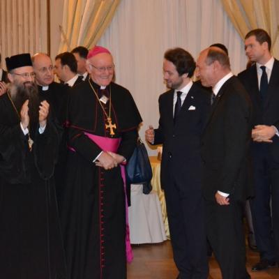 15 februarie: Roma: Întâlnirea dintre preşedintele României şi ambasadorii acreditaţi la Vatican şi pe reprezentanţii cultelor