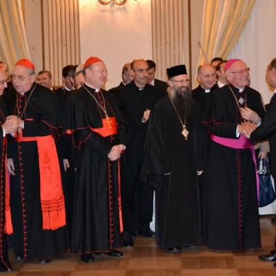 15 februarie: Roma: Întâlnirea dintre preşedintele României şi ambasadorii acreditaţi la Vatican şi pe reprezentanţii cultelor
