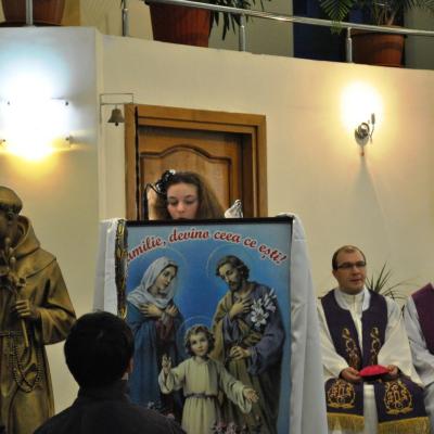 21-24 februarie: Roman: Mama îşi vizitează fiii din Parohia "Isus, Bunul Păstor"