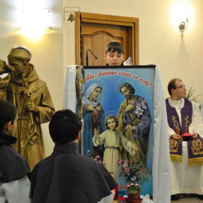 21-24 februarie: Roman: Mama îşi vizitează fiii din Parohia "Isus, Bunul Păstor"