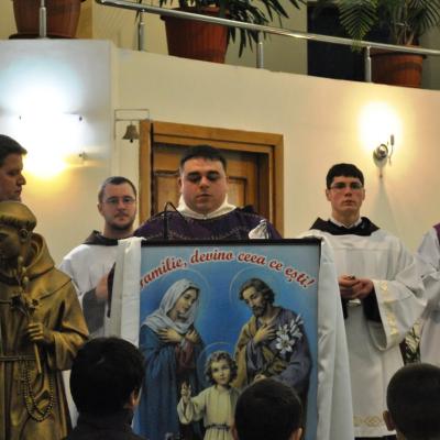 21-24 februarie: Roman: Mama îşi vizitează fiii din Parohia "Isus, Bunul Păstor"