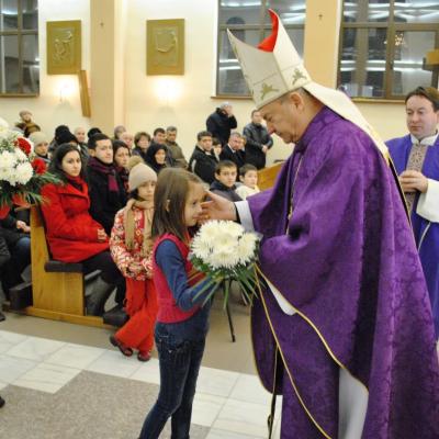 21-24 februarie: Roman: Mama îşi vizitează fiii din Parohia "Isus, Bunul Păstor"