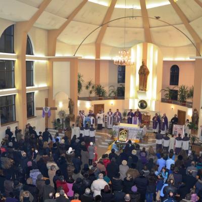 21-24 februarie: Roman: Mama îşi vizitează fiii din Parohia "Isus, Bunul Păstor"
