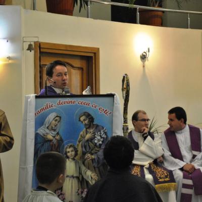 21-24 februarie: Roman: Mama îşi vizitează fiii din Parohia "Isus, Bunul Păstor"