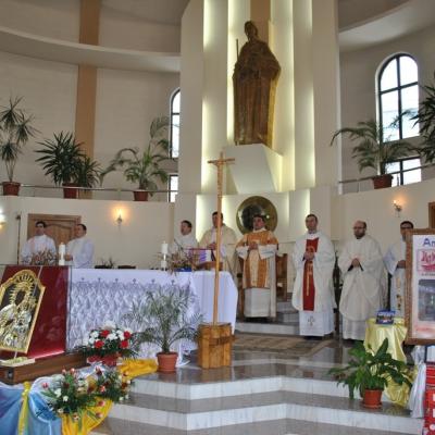 21-24 februarie: Roman: Mama îşi vizitează fiii din Parohia "Isus, Bunul Păstor"