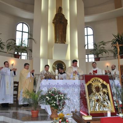 21-24 februarie: Roman: Mama îşi vizitează fiii din Parohia "Isus, Bunul Păstor"