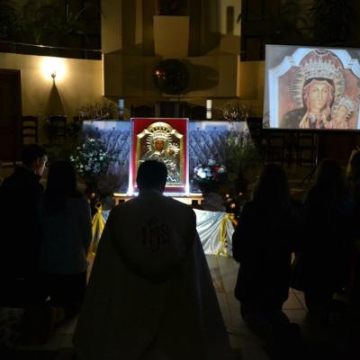 21-24 februarie: Roman: Mama îşi vizitează fiii din Parohia "Isus, Bunul Păstor"