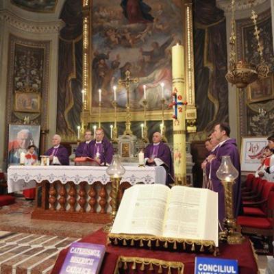 28 februarie: Iaşi: Liturghie de mulţumire la încheierea pontificatului papei Benedict al XVI-leax