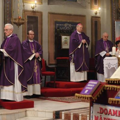 28 februarie: Iaşi: Liturghie de mulţumire la încheierea pontificatului papei Benedict al XVI-leax