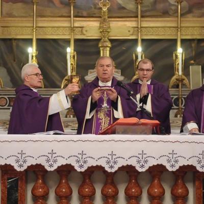 28 februarie: Iaşi: Liturghie de mulţumire la încheierea pontificatului papei Benedict al XVI-leax