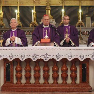 28 februarie: Iaşi: Liturghie de mulţumire la încheierea pontificatului papei Benedict al XVI-leax