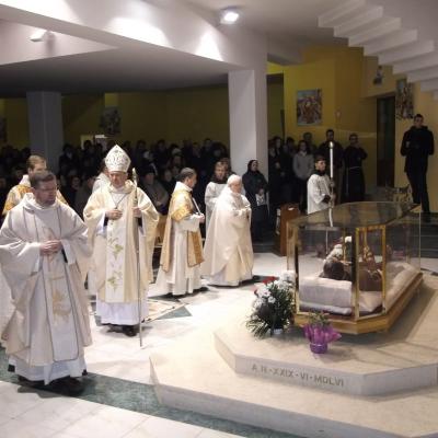 5 martie: Oneşti: Deschiderea Anului Ieremian la sanctuarul "Fericitul Ieremia" din Oneşti şi aniversarul morţii fericitului Ieremia