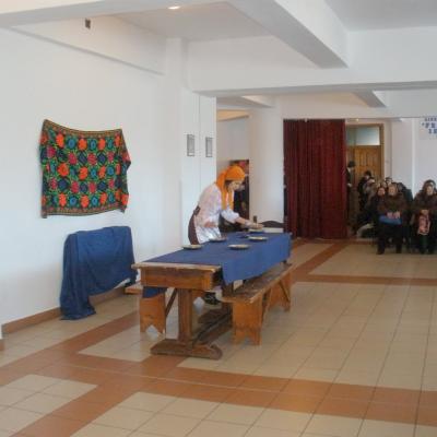 5 martie: Oneşti: Educaţie prin arta dramatică la Liceul Teologic "Fericitul Ieremia"