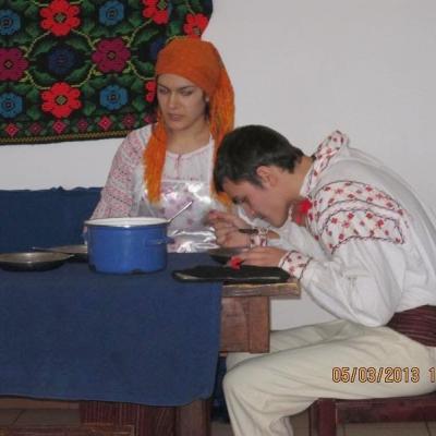 5 martie: Oneşti: Educaţie prin arta dramatică la Liceul Teologic "Fericitul Ieremia"