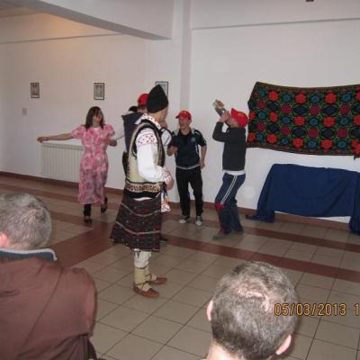 5 martie: Oneşti: Educaţie prin arta dramatică la Liceul Teologic "Fericitul Ieremia"