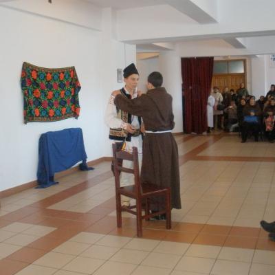 5 martie: Oneşti: Educaţie prin arta dramatică la Liceul Teologic "Fericitul Ieremia"