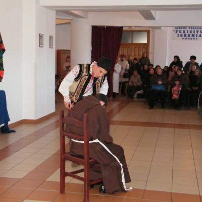 5 martie: Oneşti: Educaţie prin arta dramatică la Liceul Teologic "Fericitul Ieremia"