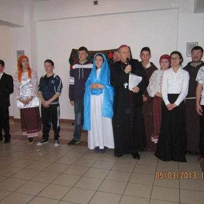 5 martie: Oneşti: Educaţie prin arta dramatică la Liceul Teologic "Fericitul Ieremia"