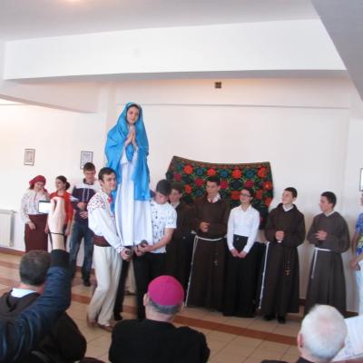 5 martie: Oneşti: Educaţie prin arta dramatică la Liceul Teologic "Fericitul Ieremia"