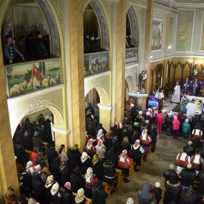 10-13 martie: Valea Mare: Vizita Măicuţei de la Cacica şi misiuni populare