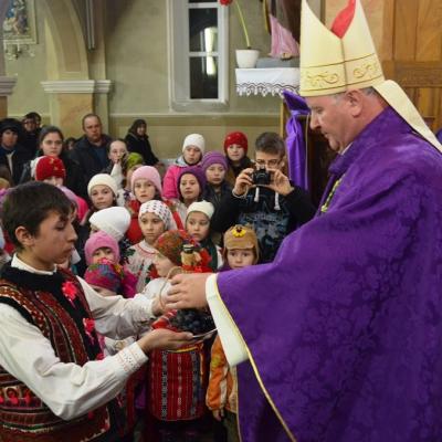 10-13 martie: Valea Mare: Vizita Măicuţei de la Cacica şi misiuni populare