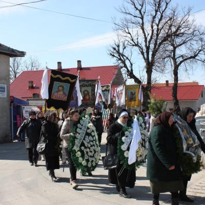 13 martie: Gherăeşti: Funeraliile sorei Maria Bereşoaie