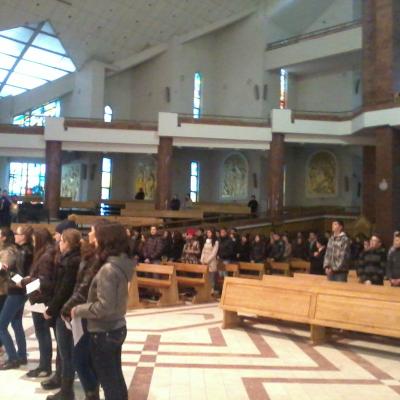 14 martie: Bacău: Liceeni catolici în rugăciune