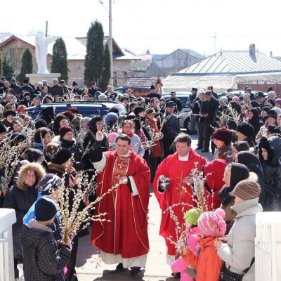 24 martie: Buruieneşti: Calea Sfintei Cruci a familiilor pe străzile comunităţii