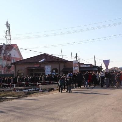 24 martie: Buruieneşti: Calea Sfintei Cruci a familiilor pe străzile comunităţii