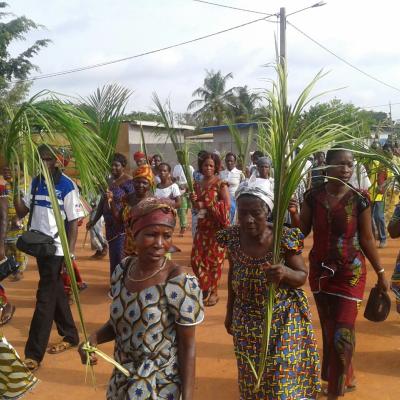 24 martie: Djébonoua (Coasta de Fildeş): Rameaux (Duminica Floriilor) în Parohia "Notre Dame de L'Assomption"