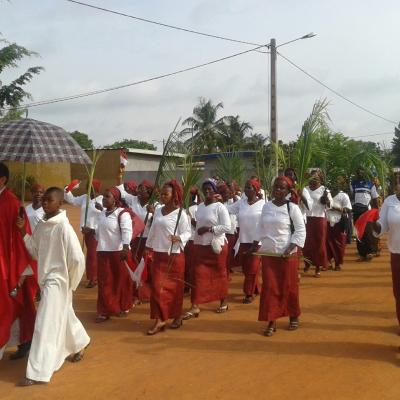 24 martie: Djébonoua (Coasta de Fildeş): Rameaux (Duminica Floriilor) în Parohia "Notre Dame de L'Assomption"