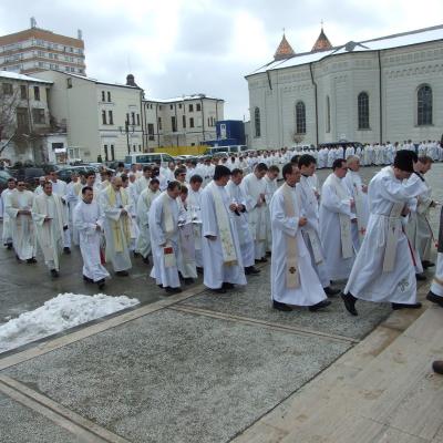 28 martie: Iaşi: Liturghia Crismei la catedrală