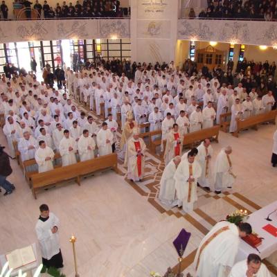 28 martie: Iaşi: Liturghia Crismei la catedrală