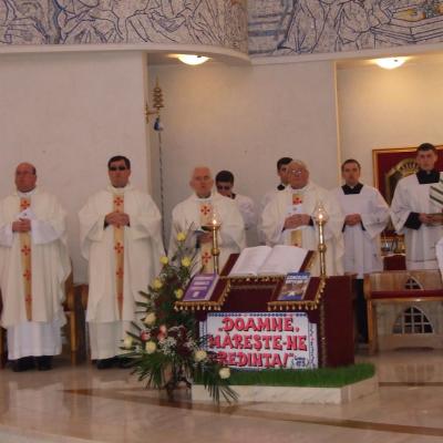 28 martie: Iaşi: Liturghia Crismei la catedrală