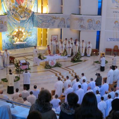28 martie: Iaşi: Liturghia Crismei la catedrală