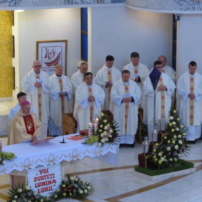28 martie: Iaşi: Liturghia Crismei la catedrală