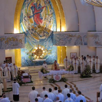 28 martie: Iaşi: Liturghia Crismei la catedrală
