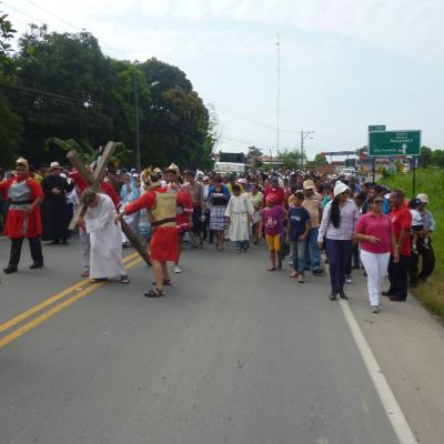 29 martie: Ecuador (Santa Lucia): Calea Crucii în Vinerea Mare