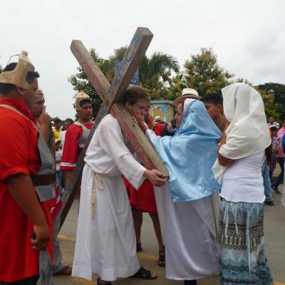 29 martie: Ecuador (Santa Lucia): Calea Crucii în Vinerea Mare